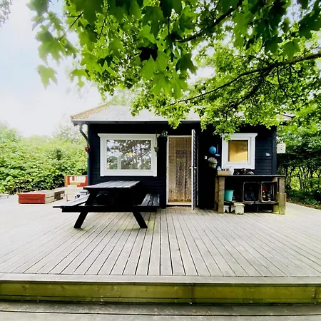 Semesterbostad Charming House With Big Private Terrace