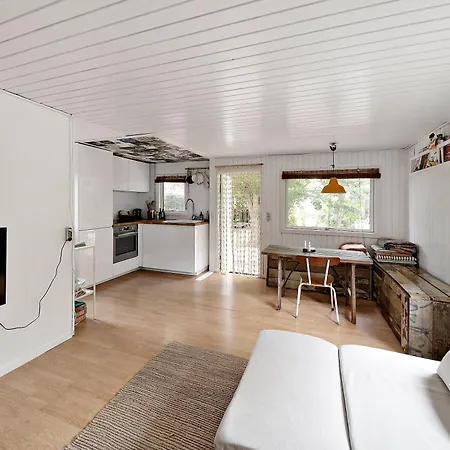 Charming House With Big Private Terrace Semesterbostad